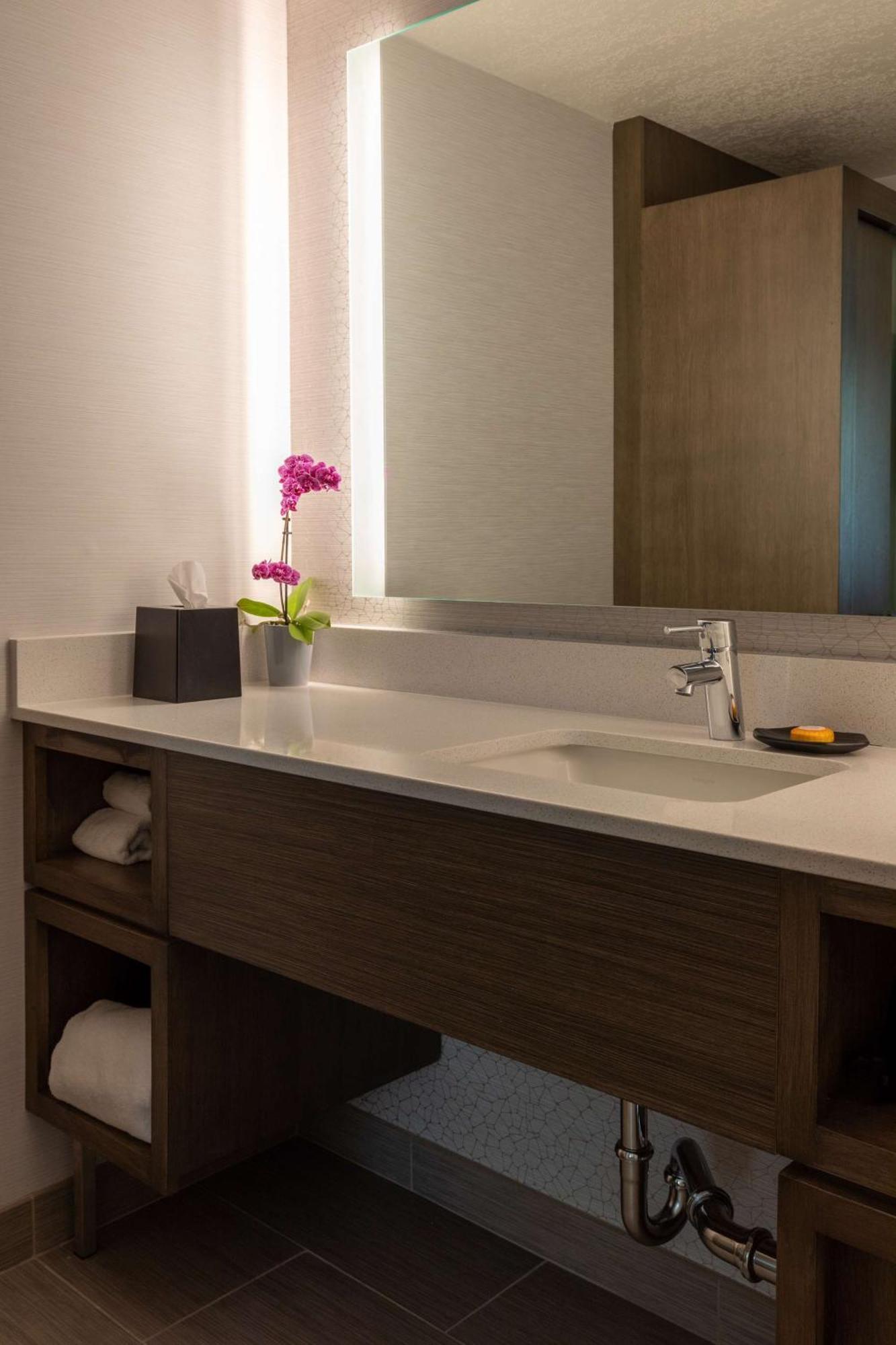 Locanda West Inn, A Coast